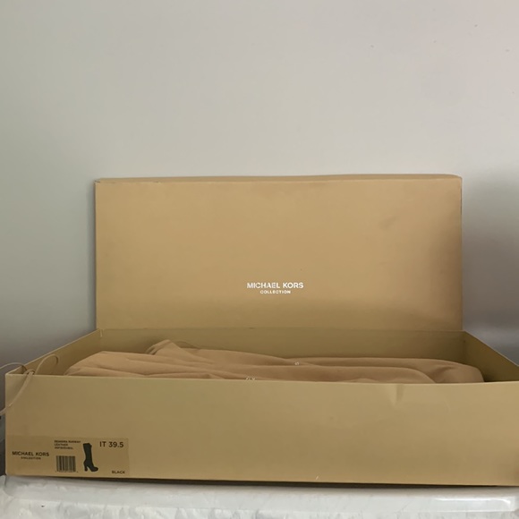 Michael Kors Collection Deandra Calf Leather Platform Boot - Picture 15 of 16